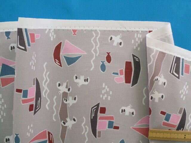 綿プリントオックス生地ヨット/さかな・グレー×ピンク（110cm幅　1m）