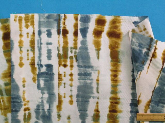 綿ローンプリント生地オフ白×ブルーグリン系（100cm幅　2m）