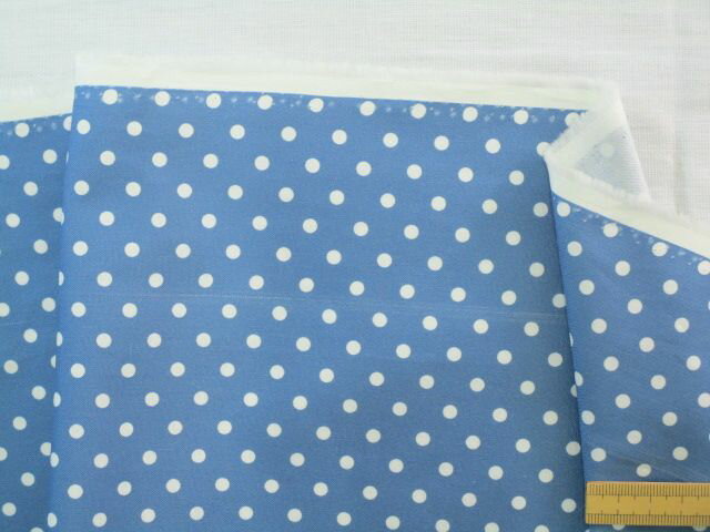 USAコットン生地〈少々難あり〉水玉・ブルー系×オフ白（110cm幅　2m）のサムネイル