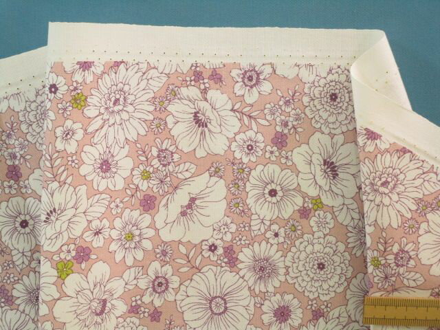 綿プリントオックス生地花・ピンク系×紫（110cm幅　1m）のサムネイル