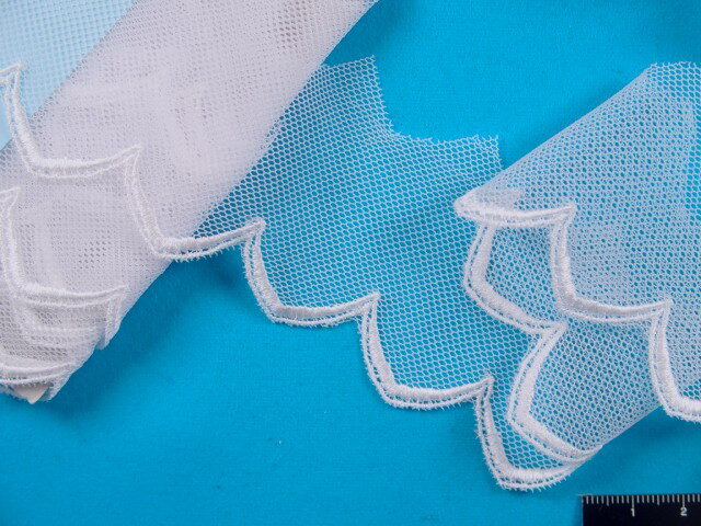 在庫処分チュールレース白（4．5cm幅　5m巻）