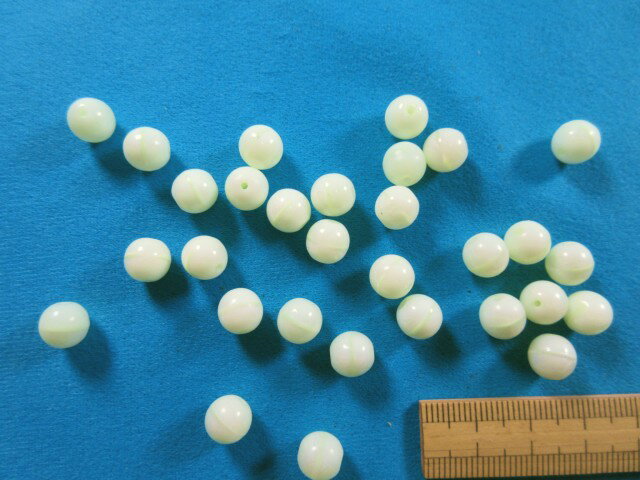 在庫処分チェコガラスビーズ薄イエロー