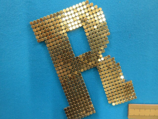 アルファベットメタルワッペン金　大　R