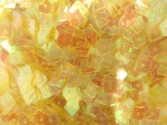 スパンコール　四角7mm（100g）クリアオーロライエロー系