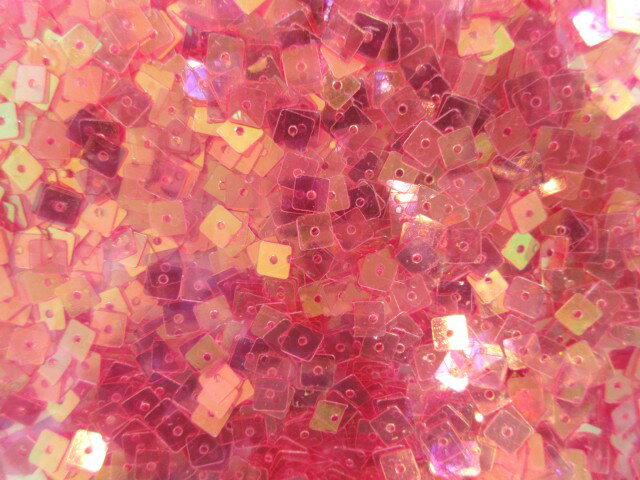 スパンコール　四角5mm（100g）オーロラクリア濃ピンク