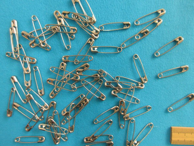 安全ピン真ちゅう製　銀