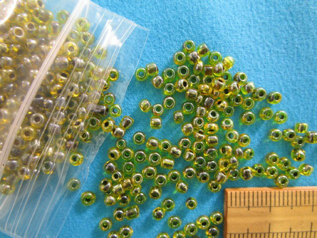 ガラス丸ビーズ(3mm)イエロー×グレー