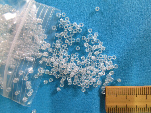 ガラス丸ビーズ(2mm)クリア