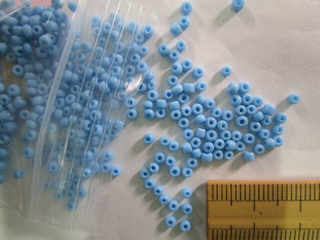 ガラス丸ビーズ(2mm)濃水