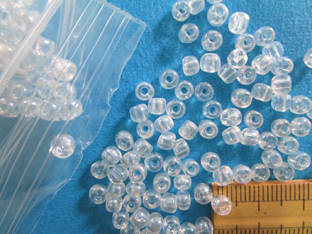 ガラス丸ビーズ(4mm)クリア
