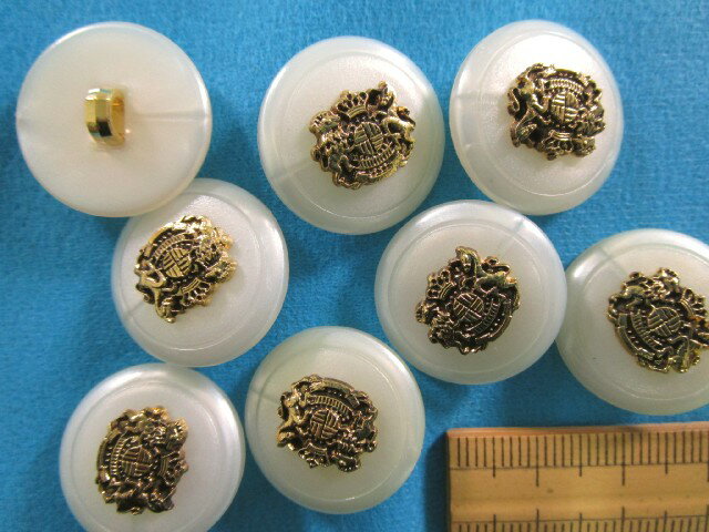 プラメタルボタン（20mm）オフ白×渋金