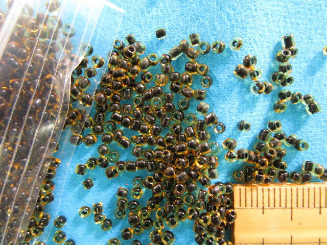 ガラス丸ビーズ(2mm)コゲ茶