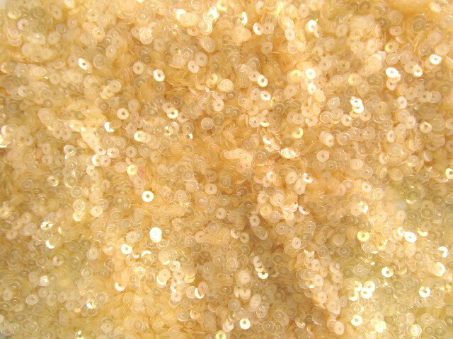スパンコール　3mm100gクリア薄イエロー系