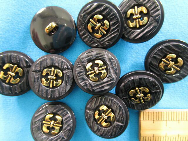 プラメタルボタン（18mm）黒×金