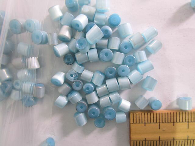 ガラスビーズ(4×4mm)淡水