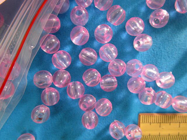 プラ丸ビーズ（8mm）濃ピンク