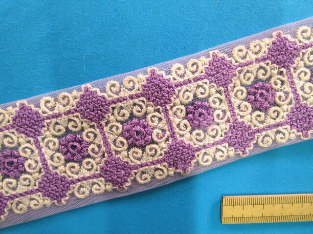 インド刺繍リボン（5.2cm幅 1m）紫×オフ白