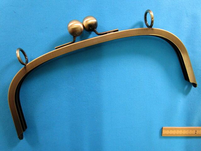 口金・がま口（カン付き　25.3cm）渋金