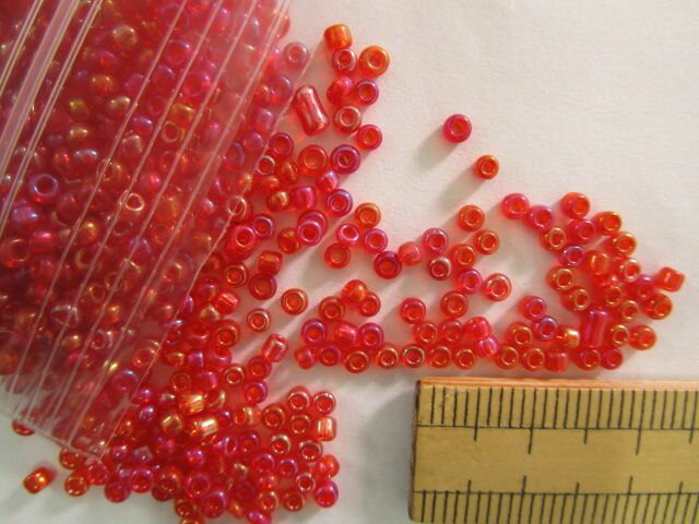 ガラスビーズ(2.5mm)オーロラ赤
