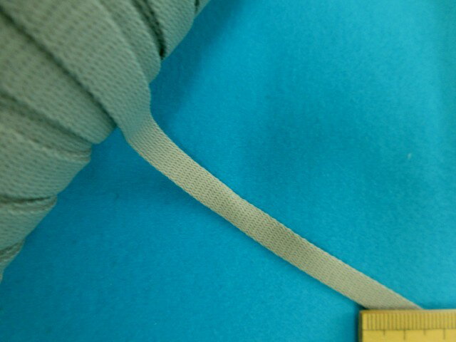 ポリエステルテープ（0.6cm幅　50m巻）グレー