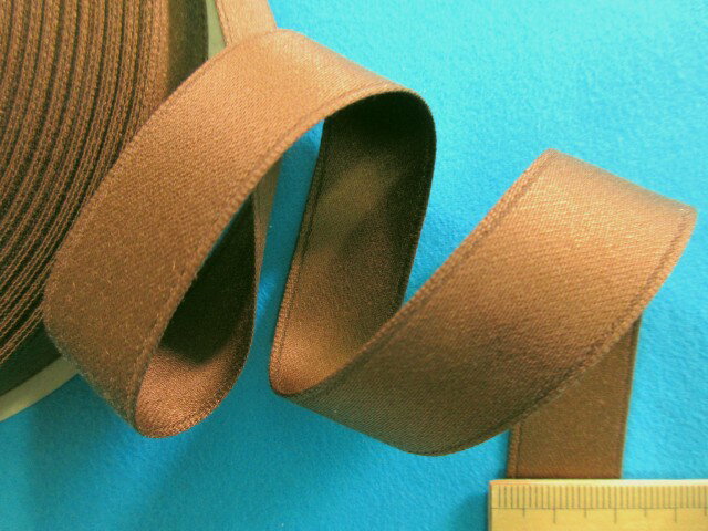 両面朱子リボン（1.9cm幅　30m巻)茶