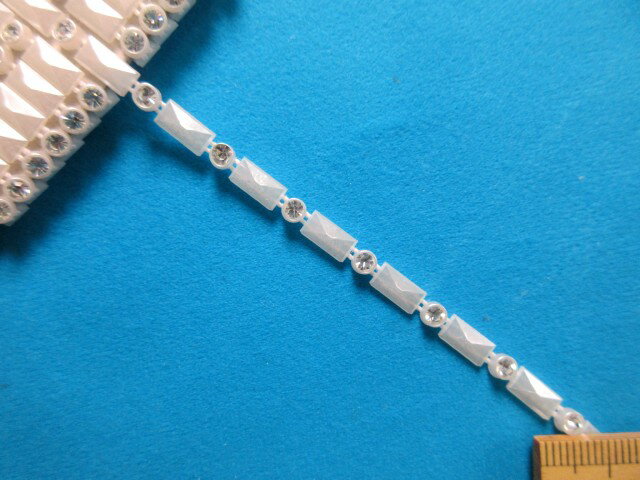 ラインストーンブレード（0.4cm幅　3m巻）クリア×パール