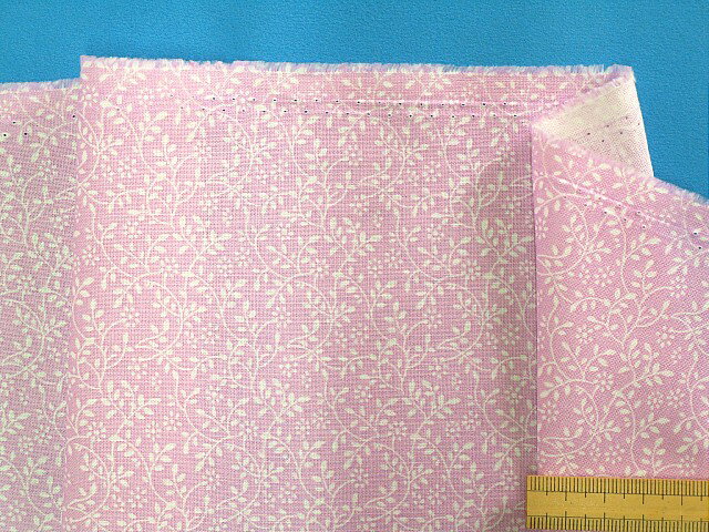 USAコットン生地小花 ピンク系×オフ白（110cm幅 2m）