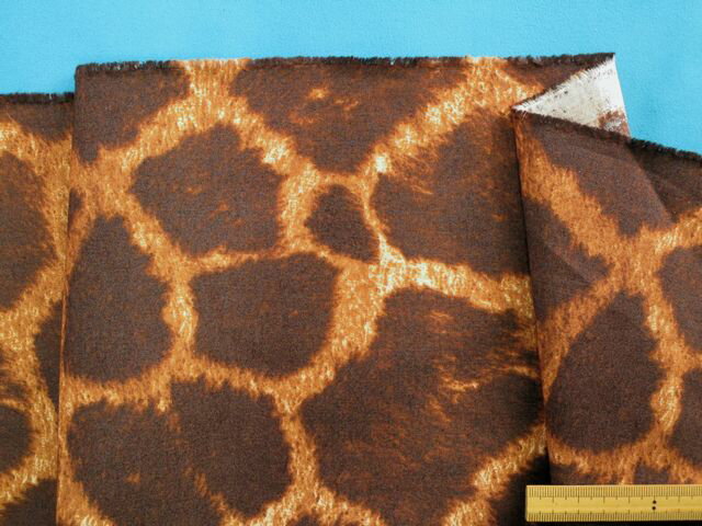 綿プリント生地(やや厚)アニマル・コゲ茶×薄茶（105cm幅　2m）