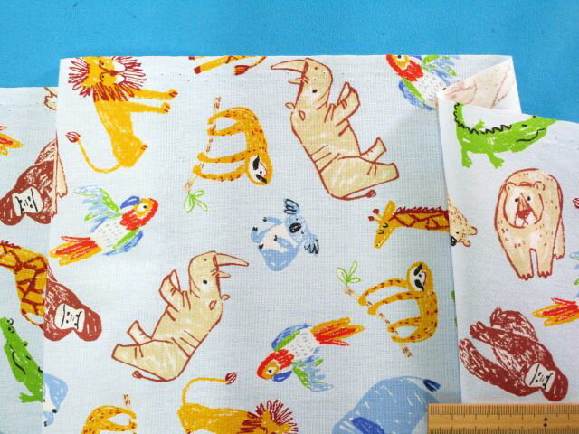 綿プリント生地動物・水色（105cm幅　2m）