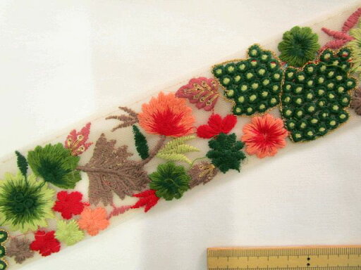 インド刺繍リボン(5.5cm幅 1m)渋ベージュ×グリン インド刺繍リボン(5.5cm幅 1m)渋ベージュ×グリン