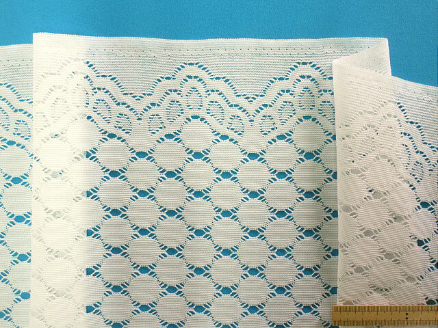 ラッセルレース生地オフ白（110cm幅　2m）