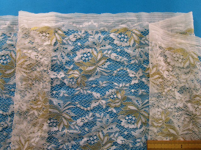 ラッセルレース生地オフ白×金（140cm幅　1．5m）