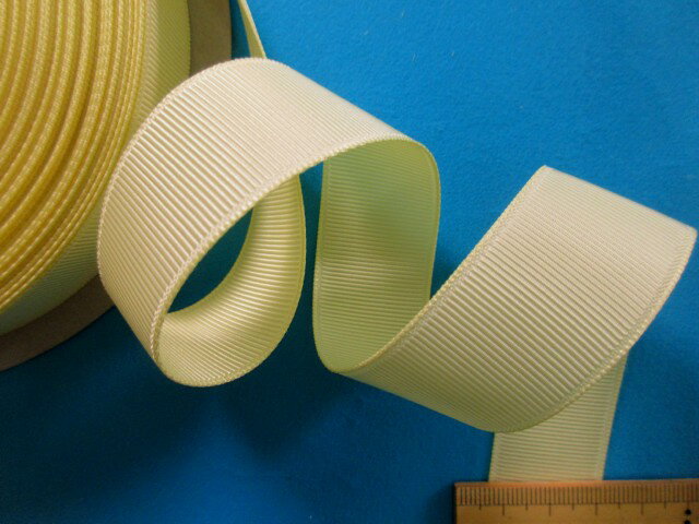 グログランリボン（2.4cm幅 30m巻）クリーム