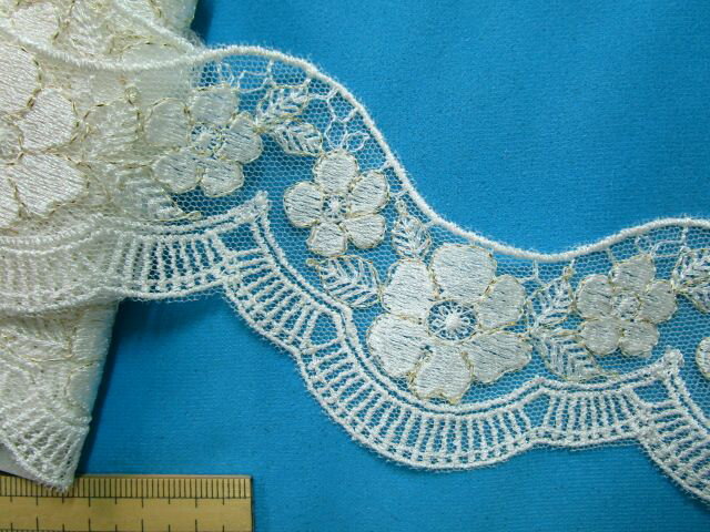 チュールレース（6cm幅 4m巻）オフ白×金