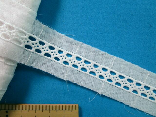綿レース（2.5cm幅 5m巻）オフ白