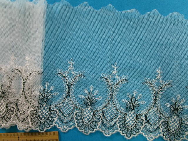 チュールレース（15cm幅 2m巻）オフ白×黒のサムネイル