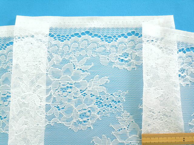 ラッセルレース生地花・オフ白（100cm幅　2m）