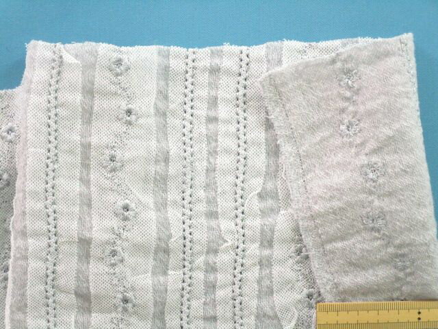 ウールレース生地小花・グレー系（90cm幅　2m）