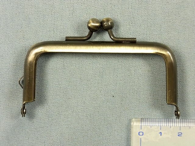 約7．5cmx5cm