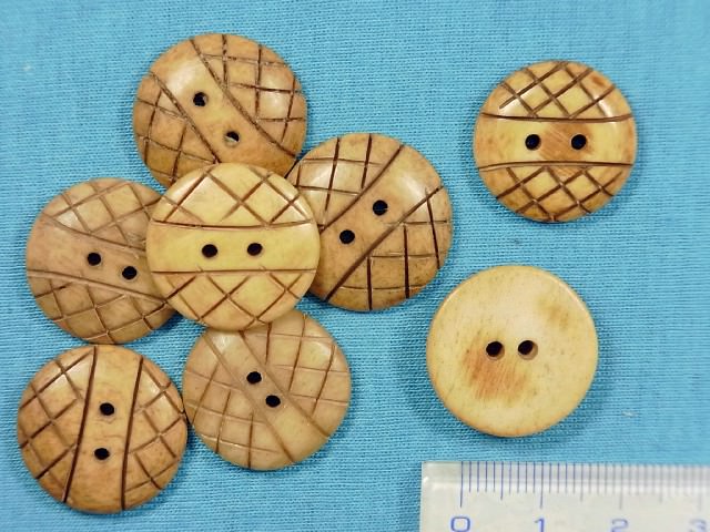 在庫処分ボーンボタン(水牛の骨)20mmベージュ