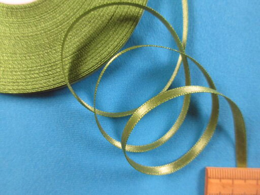 両面サテンリボン(0.4cm幅 30m巻)抹茶 両面サテンリボン(0.4cm幅 30m巻)抹茶