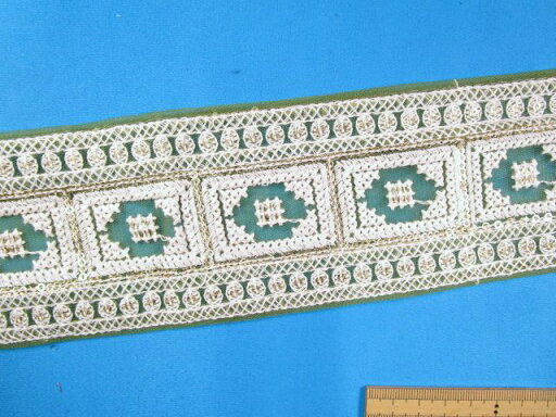 インド刺繍リボン(7.5cm幅 1m)抹茶×アイボリー インド刺繍リボン(7.5cm幅 1m)抹茶×アイボリー