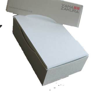 商品説明品&nbsp; &nbsp;名名刺 4号 白鶴 サイズ（mm）55×91入数100 枚/箱米坪(g/m2)260 紙厚(mm)0.325コード101002備　考4号 高級名刺【並口】ケント紙のように青み掛かったホワイトを基調とした名刺です。 薄口名刺では厚みが物足りない、そんな方は是非【並口】をご使用ください。