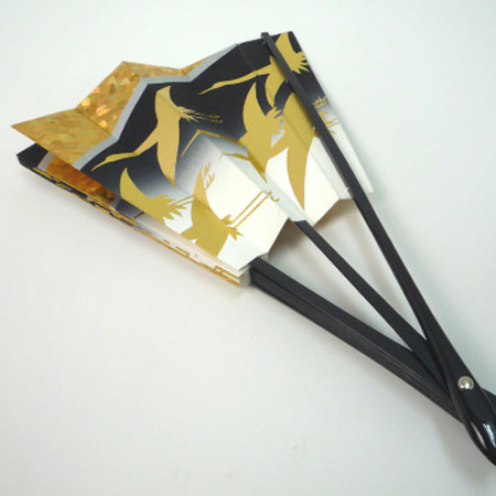 〔現品限り〕【ネット限定価格】舞扇　黒ぼかし　豪華　金鶴模様nm7455　商品動画あり