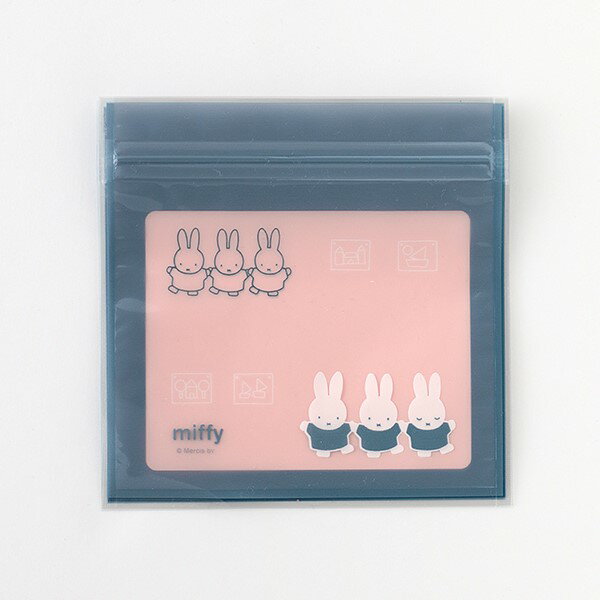miffy ミッフィー ジッパーバッグ　(dance)　BM-172 darkblue 紺色 踊る ダンス イラスト チャック付きビニール袋 ふくろ ZipperBag ジップロック プレゼント ギフト 梱包 包装　うさこちゃん ブルーナ 絵本 イラスト Bruna　グリーンフラッシュ GreenFlash (メール便可)のサムネイル