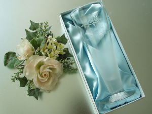 ビアグラス 名入れ シングル ペア【誕生日プレゼント 還暦 感謝 等デザイン多数！】 父の日 母の日 男性 女性　グラス ビールグラス おしゃれ 還暦祝い 退職祝い プレゼント 名前 猫 犬 退職 敬老の日 b-2