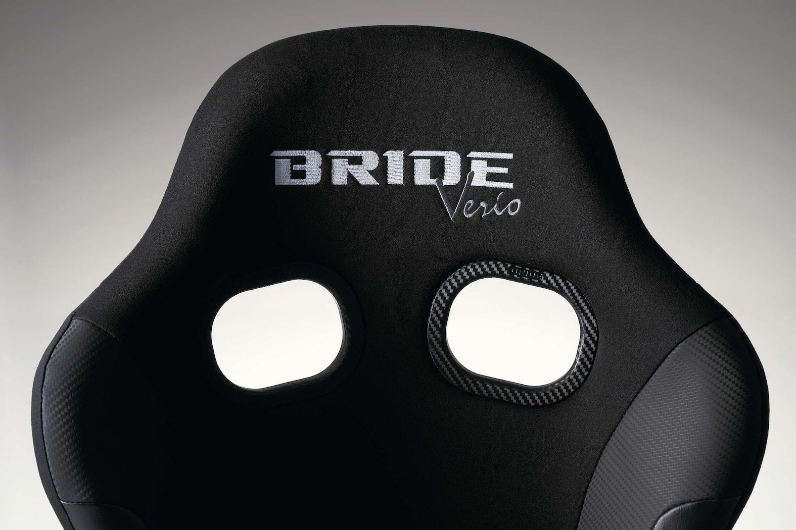 BRIDE(ブリッド) フルバケットシート ZETA IV Verio FRP製/シルバーシェル ブラック 品番：HA1OSF