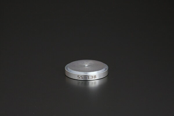 汎用プレス作業に必要なツールを完全網羅!ブッシュやボールジョイントを交換するうえで、必ず必要となるプレス作業。脱着するアイテムの形状およびサイズによって、使用するツールは多種多様です。そんなプレス作業に必要なSSTを、各アイテム専用に取り揃えました。30種を超えるパイプとブロックからなるラインナップで、純正品の抜き取りからパーツの圧入まで、組み合わせ次第で簡単に行うことが出来ます。“ブッシュ&ジョイント交換SST”は、短時間で効率的な交換作業を可能にします。