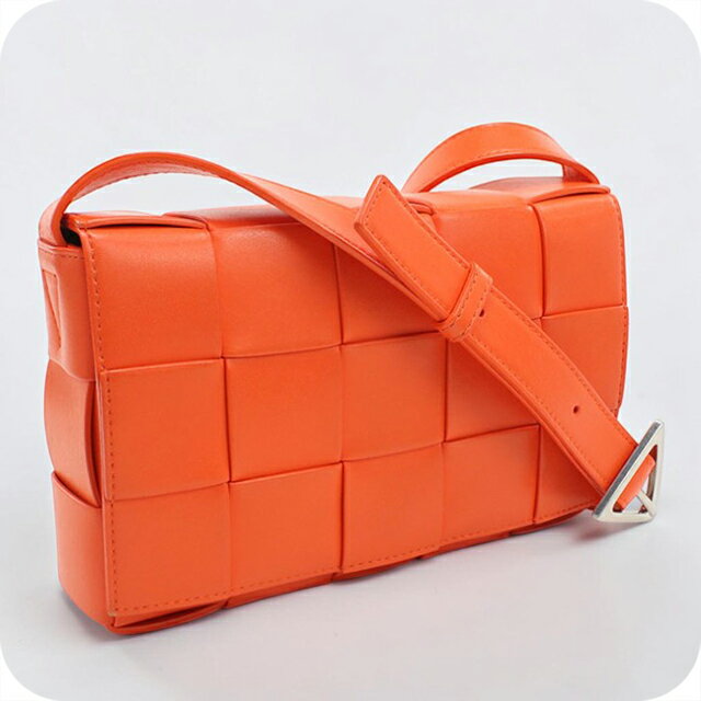 乐天商城 - 【中古】 ボッテガ・ヴェネタ 斜め掛け ショルダーバッグ ユニセックス ブランド BOTTEGA VENETA カセット ミディアム クロスボディバッグ 737950 オレンジ