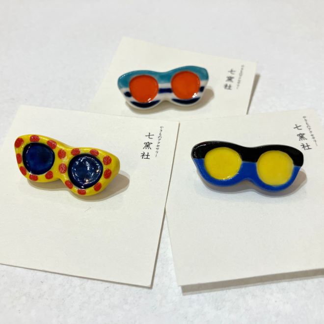 めがね ブローチ【美濃焼 陶芸作家 駒井香文 やきもの 陶器 陶磁器 タイル アクセサリー ハンドメイド ギフト プレゼント サングラス】